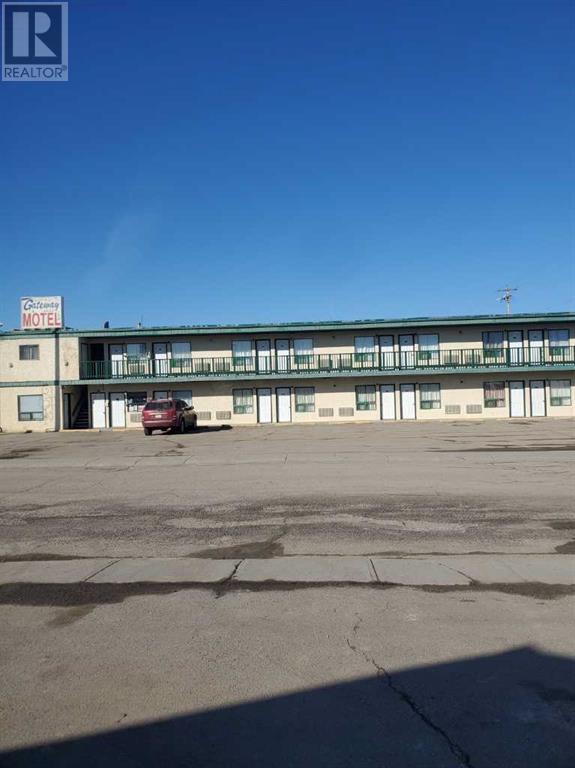 4904 50 Avenue Property Photo 1