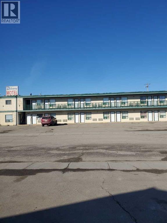 4904 50 Avenue Property Photo 1