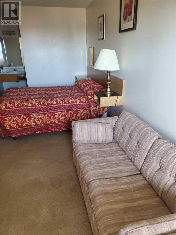 4904 50 Avenue Property Photo 4