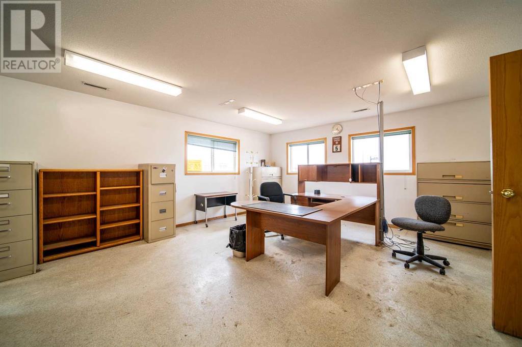 810 1 Avenue Property Photo 11