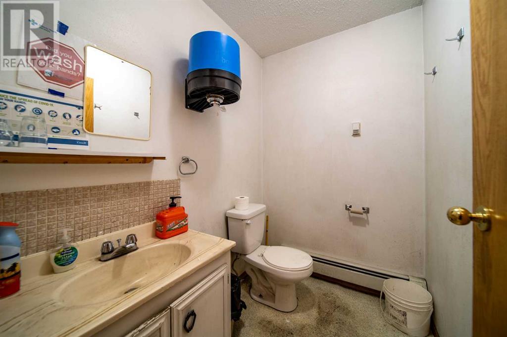 810 1 Avenue Property Photo 13