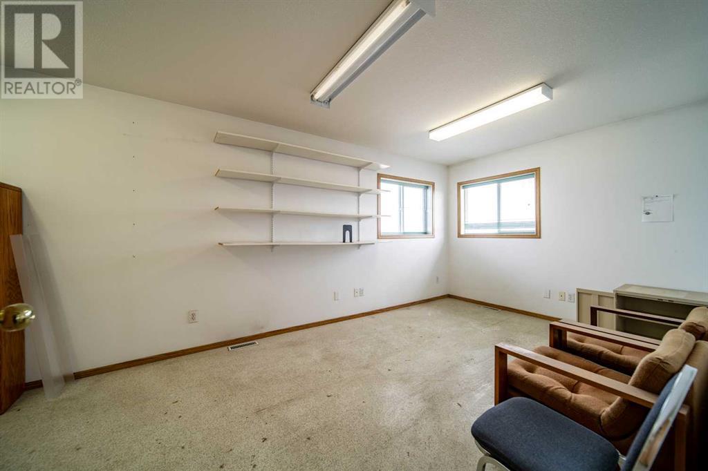 810 1 Avenue Property Photo 17