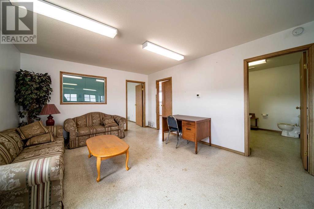 810 1 Avenue Property Photo 22