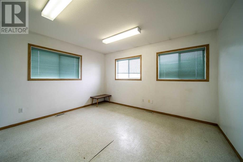 810 1 Avenue Property Photo 26