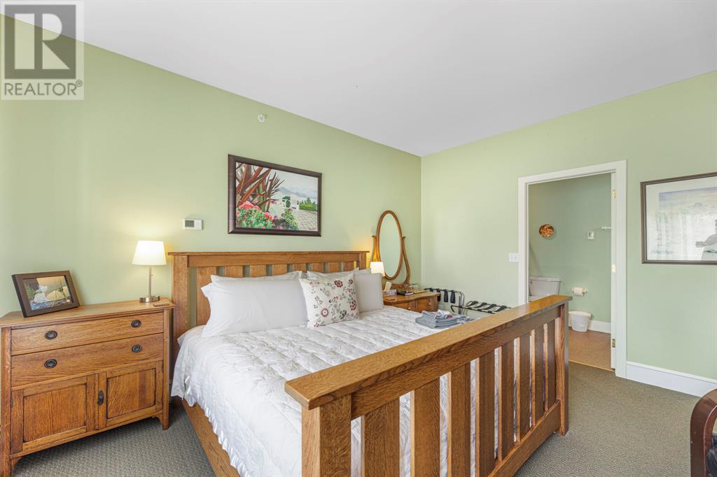111 Severn Avenue Property Photo 19