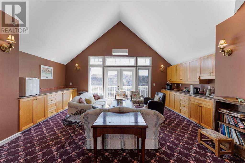 111 Severn Avenue Property Photo 32