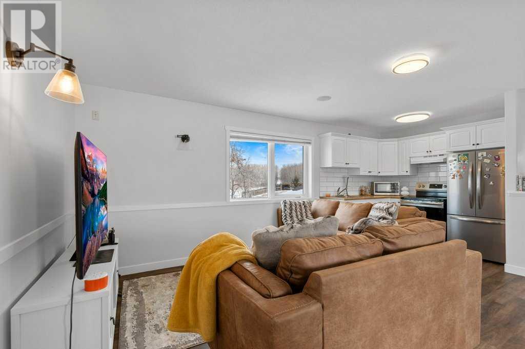 39525 Highway 766 Property Photo 24