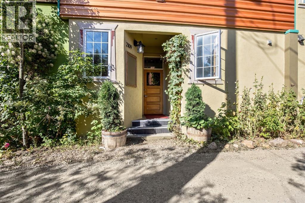 2109 20 Street Property Photo 7