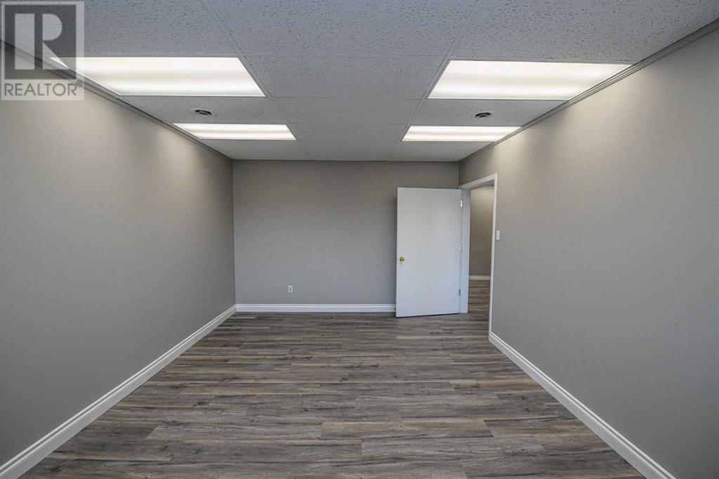 200, 10009 101 Avenue Property Photo 5