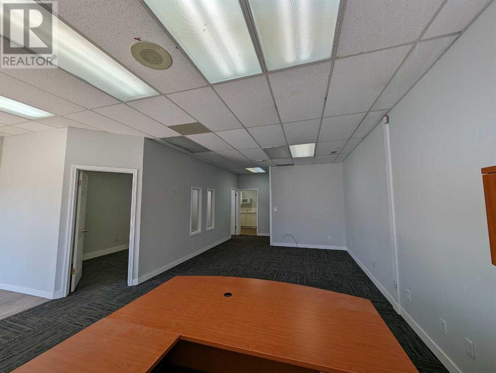 2, 677 South Railway Street Se Property Photo 8
