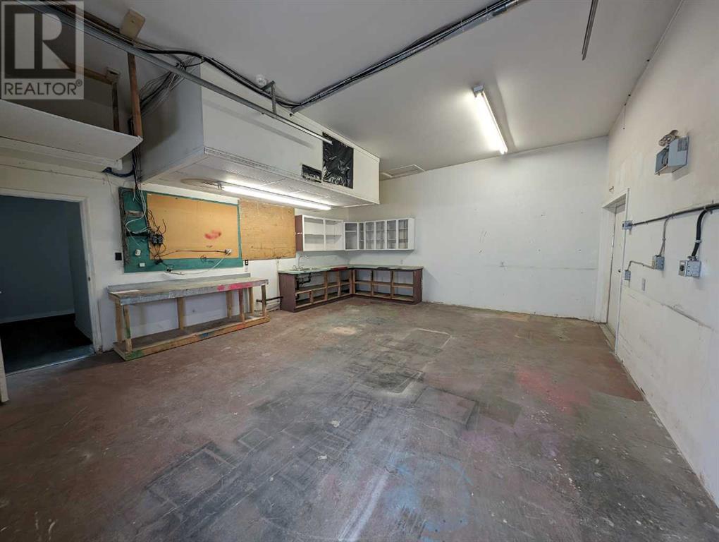 2, 677 South Railway Street Se Property Photo 18