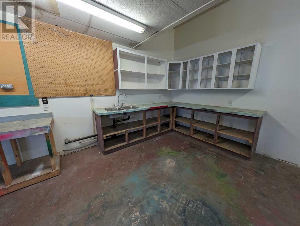 2, 677 South Railway Street Se Property Photo 19