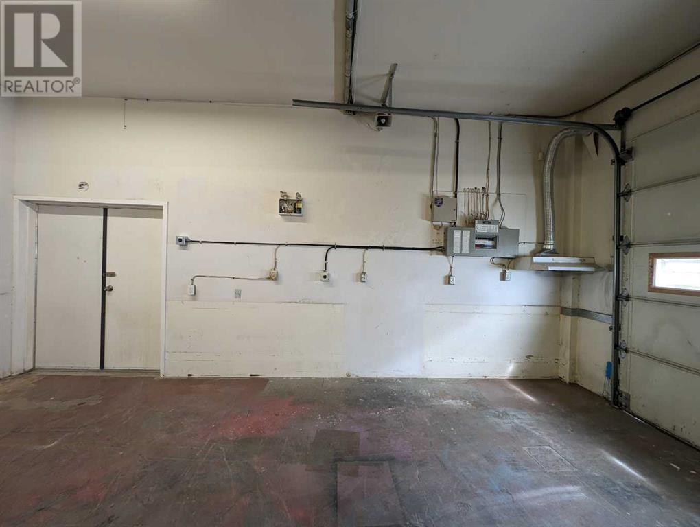 2, 677 South Railway Street Se Property Photo 21