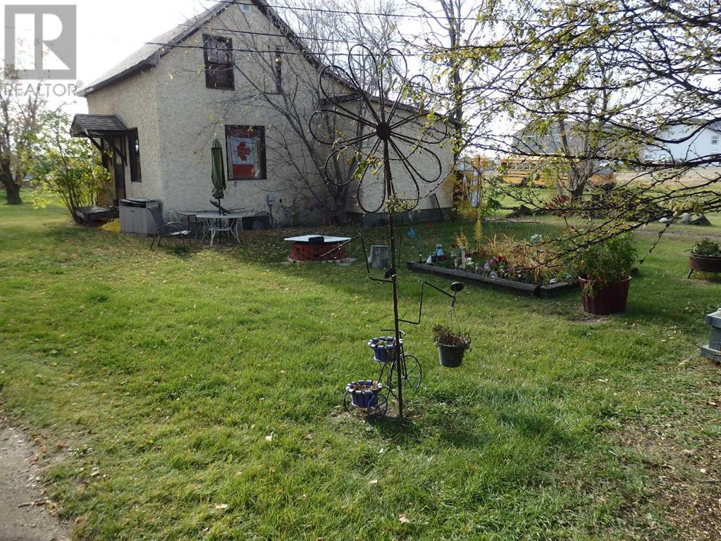 4415 52 Street Property Photo 3