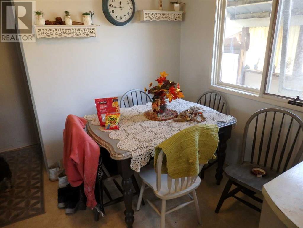 4415 52 Street Property Photo 7