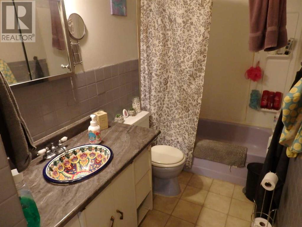 4415 52 Street Property Photo 11