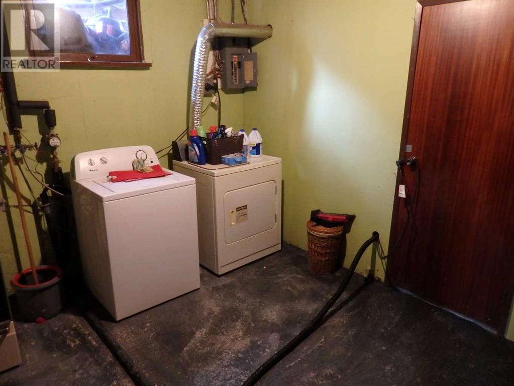 4415 52 Street Property Photo 12