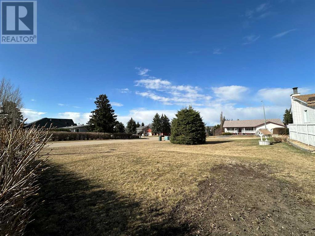 4001 39 Street Property Photo 1