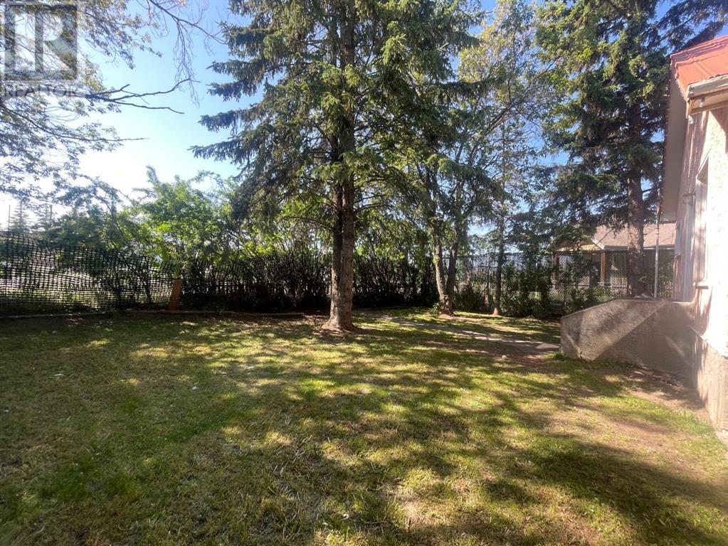 5330 4 Avenue Property Photo 3