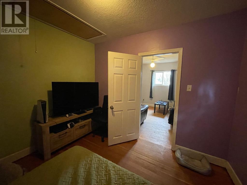 5330 4 Avenue Property Photo 9