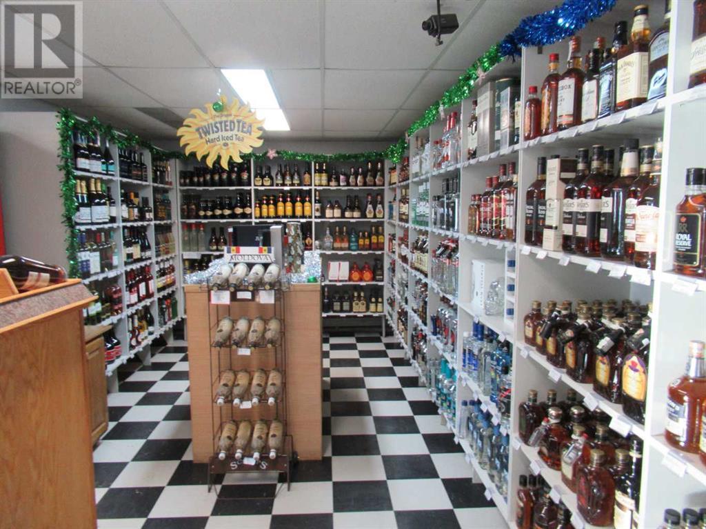 5007, 50 Street Property Photo 11