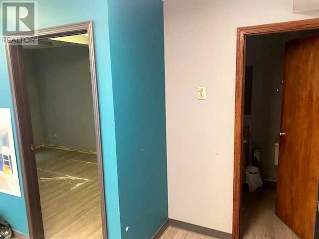 2 B Bay 4 Second Floor, 4213 42 Avenue Property Photo 2