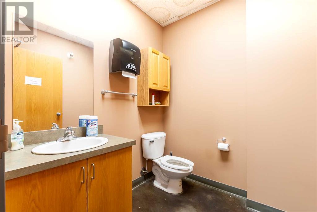 662 16 Street Sw Property Photo 24