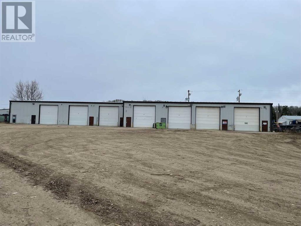 6409 51 Avenue Property Photo 2