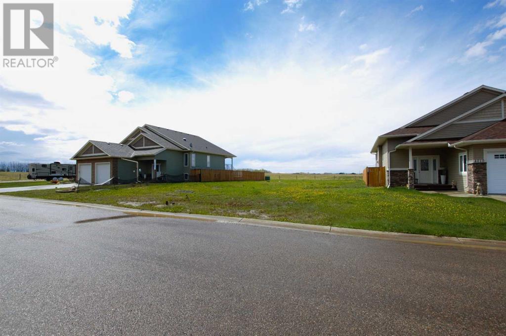 4006, 4008 68 Street Property Photo 6
