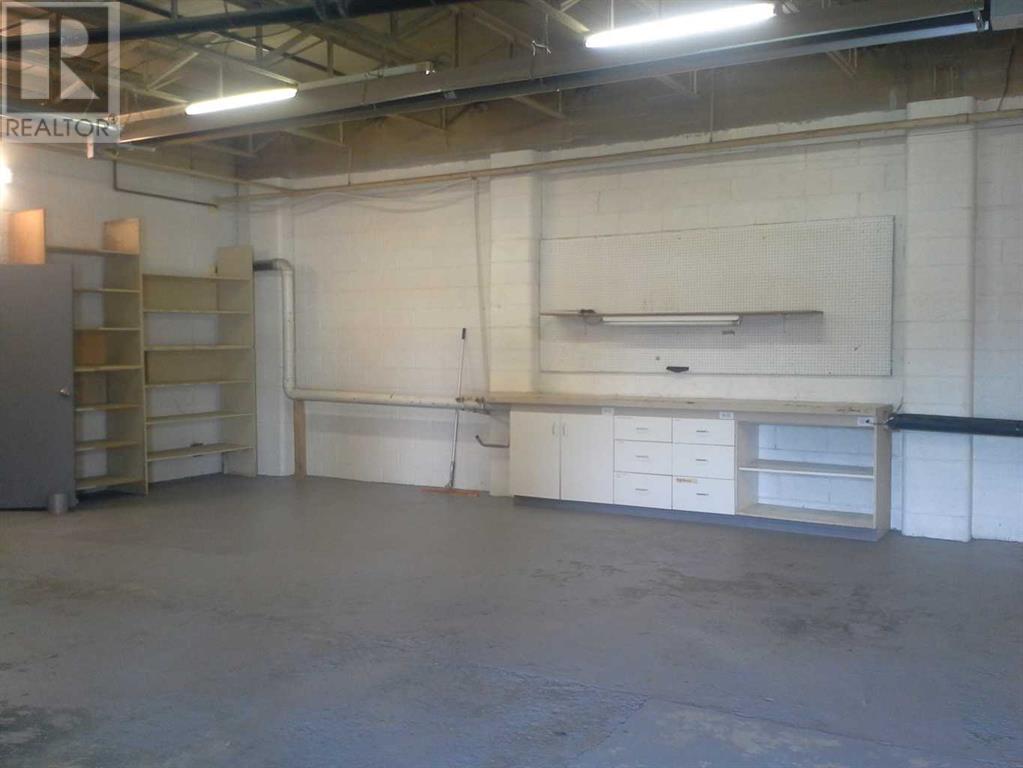 515 50 Street Property Photo 11