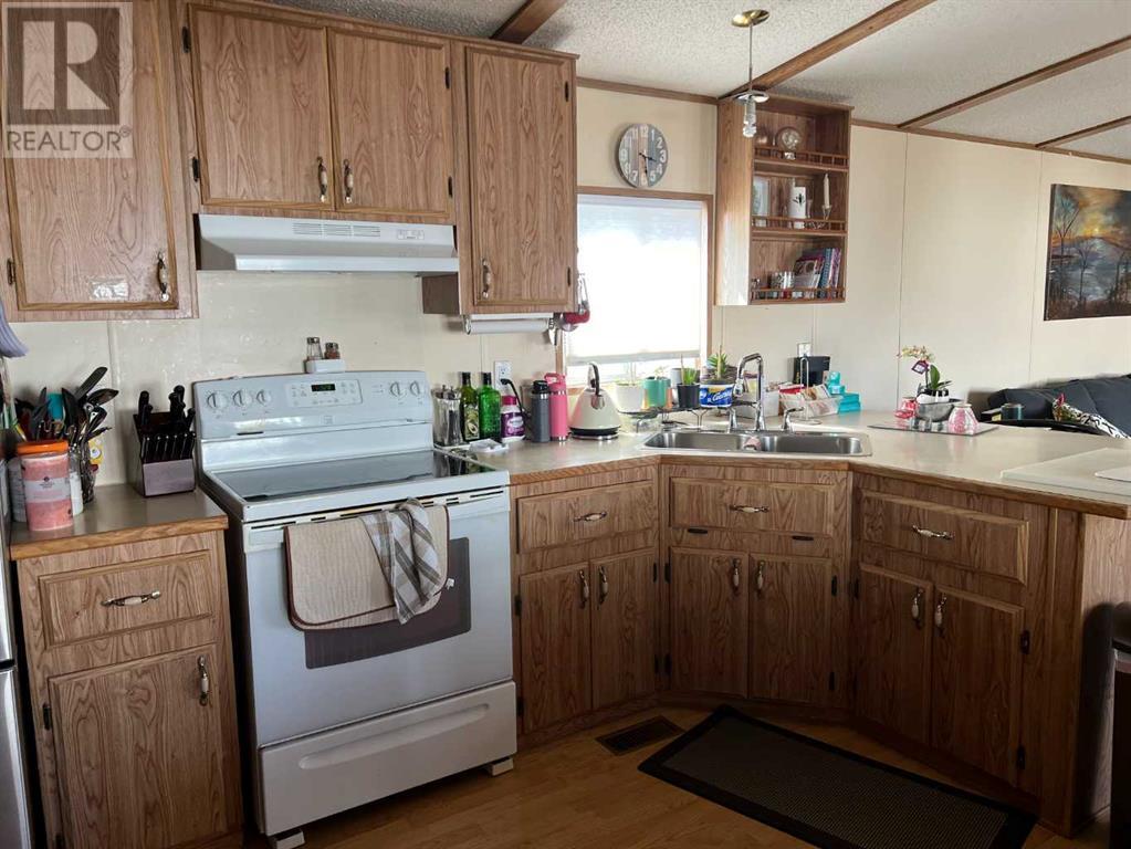 407 9 Street Property Photo 4