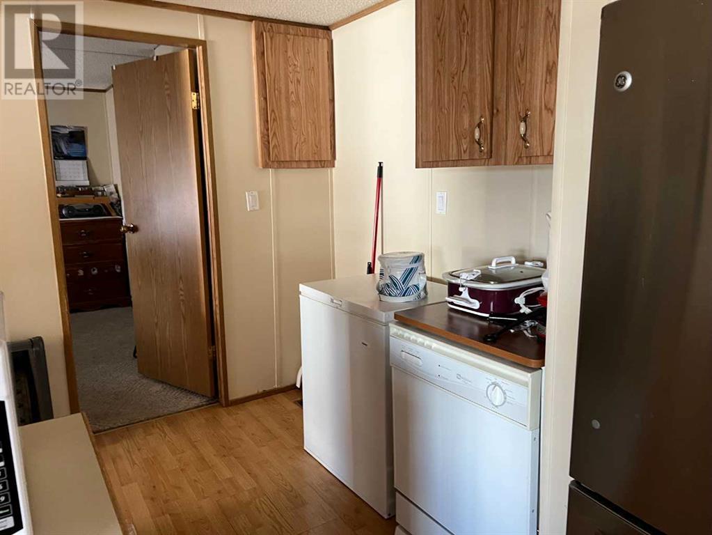 407 9 Street Property Photo 5