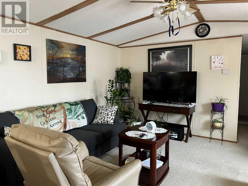 407 9 Street Property Photo 6