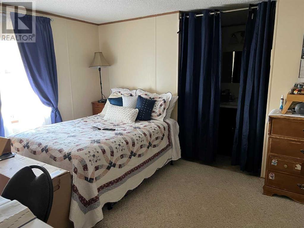 407 9 Street Property Photo 8