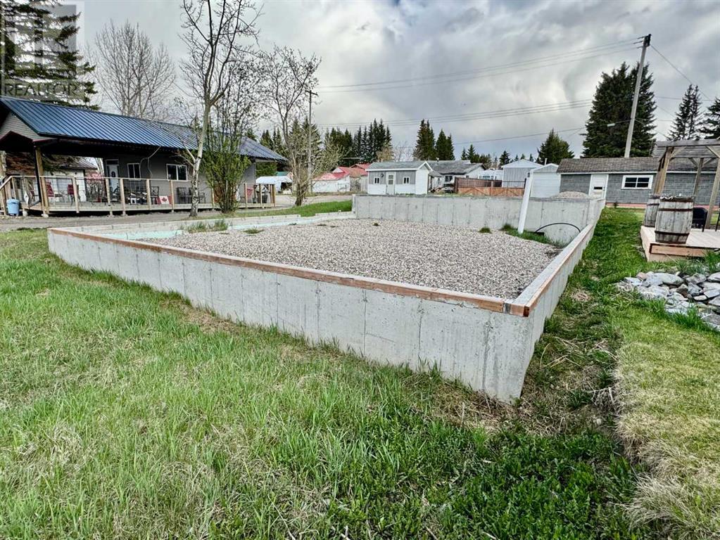 5135 50 Avenue Property Photo 3