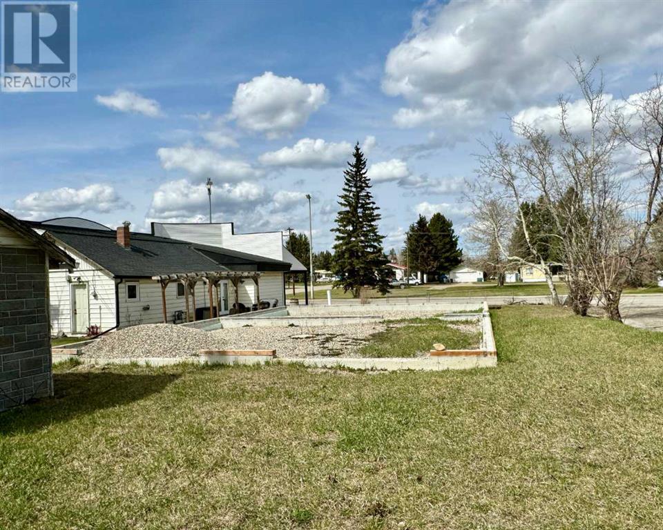 5135 50 Avenue Property Photo 6