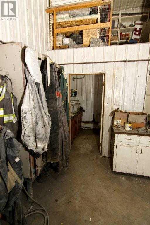 253058 Highway 817 Property Photo 7