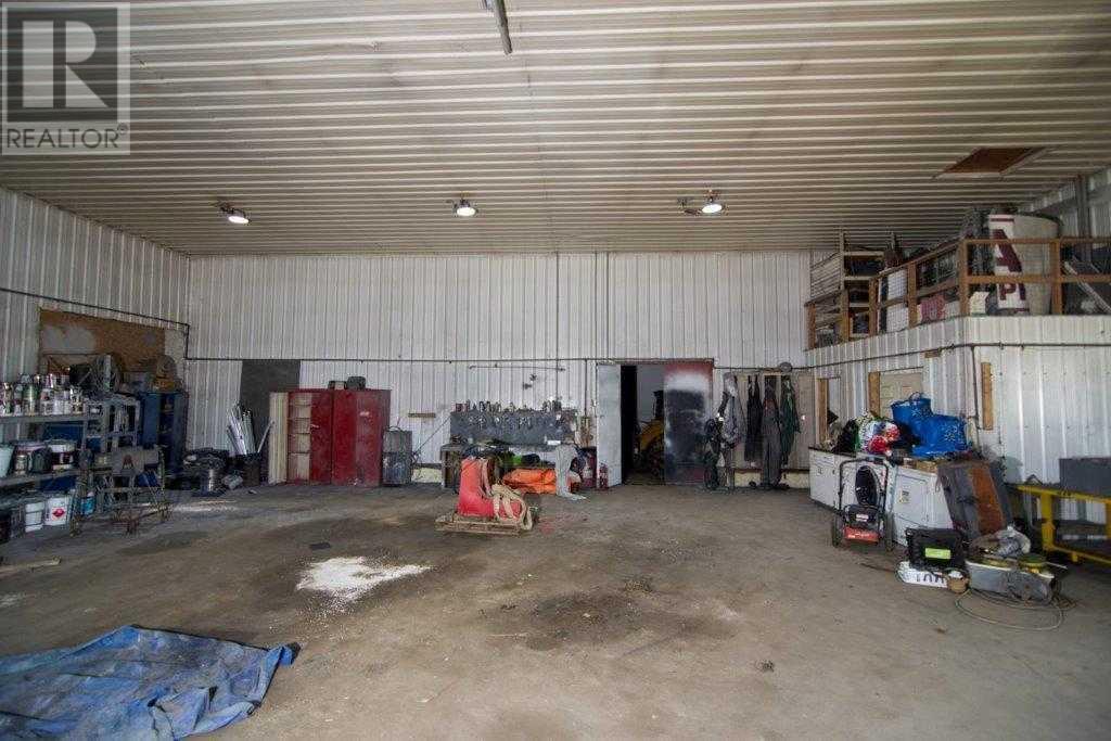 253058 Highway 817 Property Photo 11
