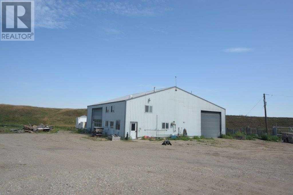 253058 Highway 817 Property Photo 16