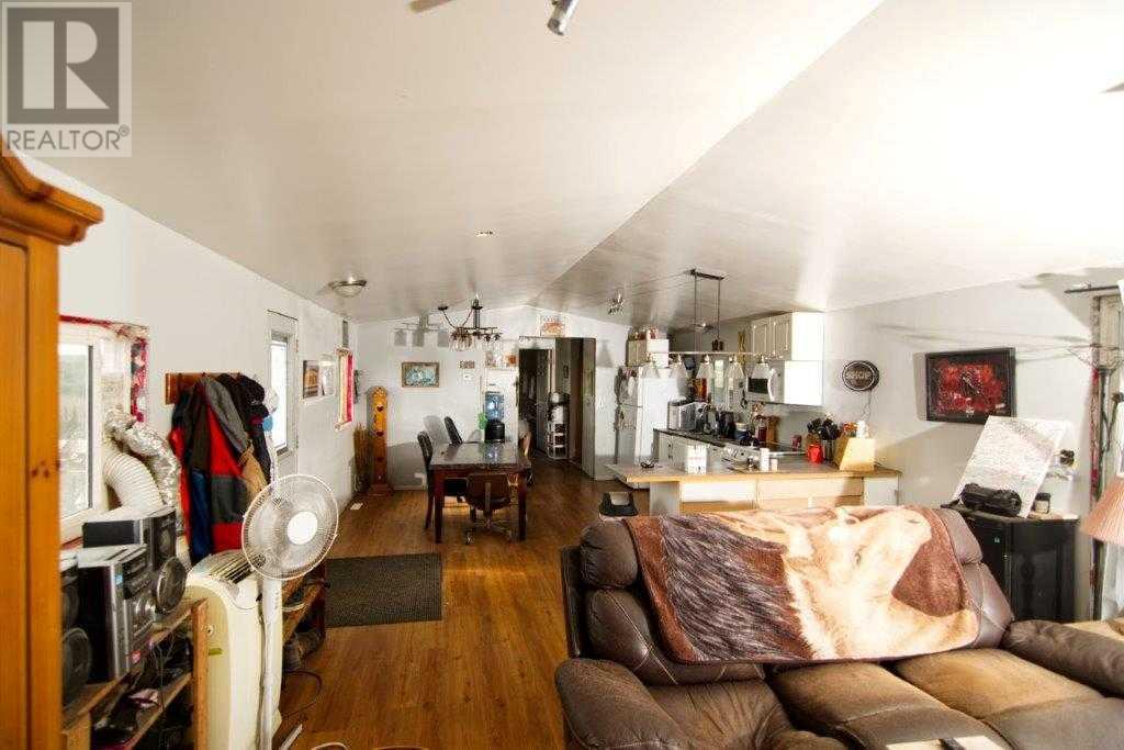 253058 Highway 817 Property Photo 20