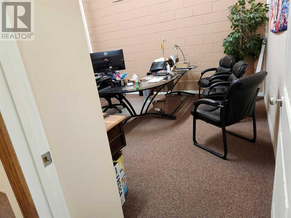 5014 50 Avenue Property Photo 6