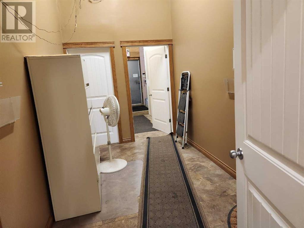 5014 50 Avenue Property Photo 8