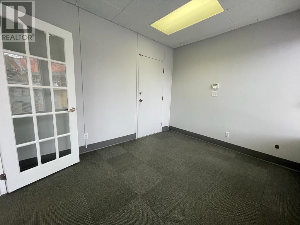 4805 48 Street Property Photo 13