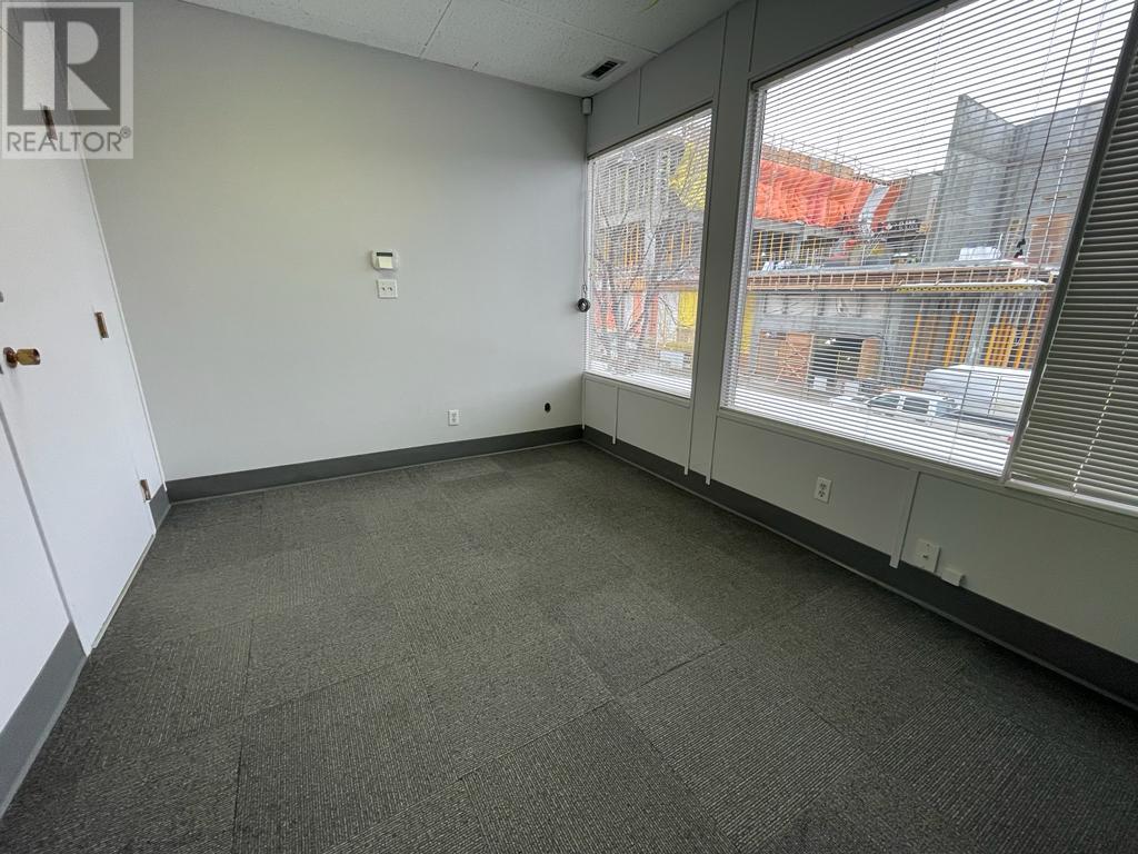 4805 48 Street Property Photo 14