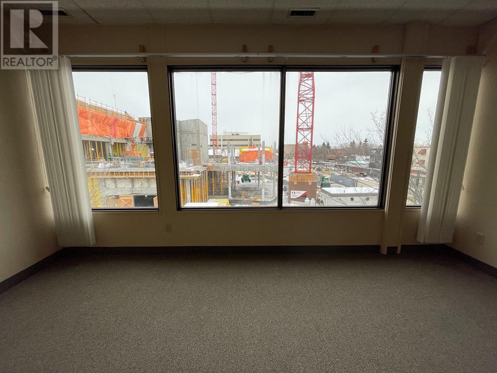 4805 48 Street Property Photo 15