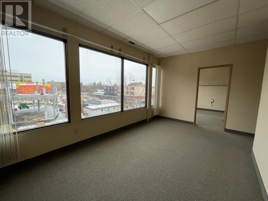 4805 48 Street Property Photo 18