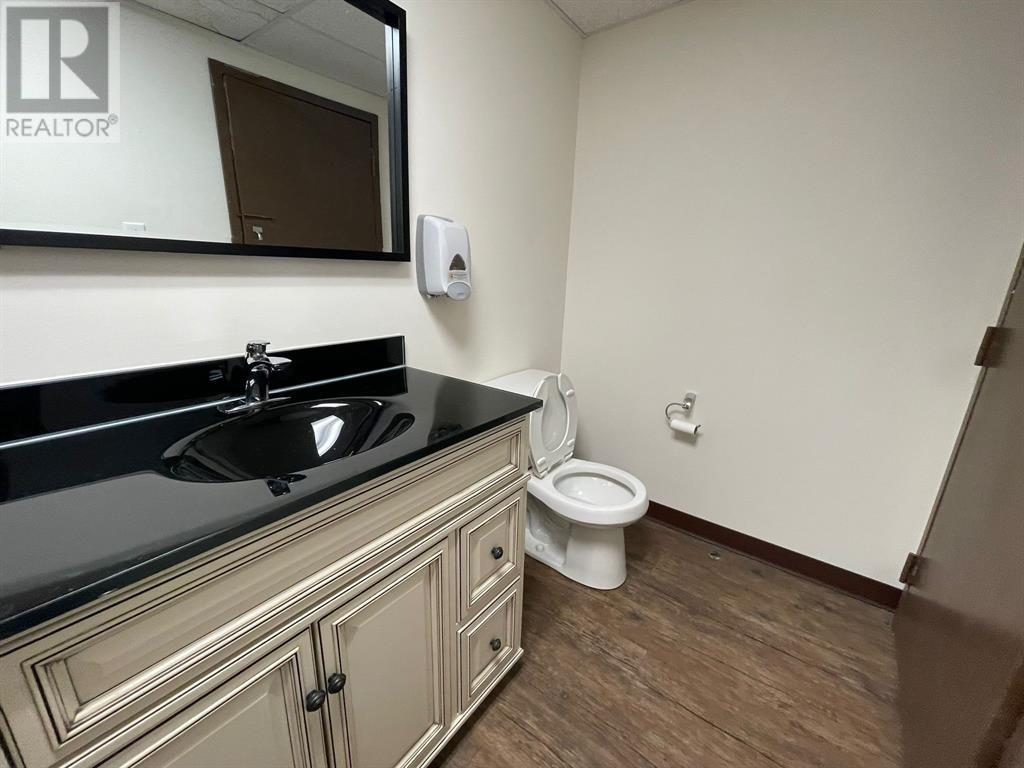 4805 48 Street Property Photo 43