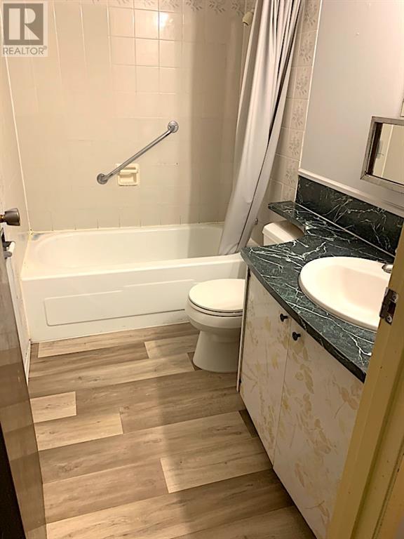 4211 Bow Trail Sw Property Photo 7