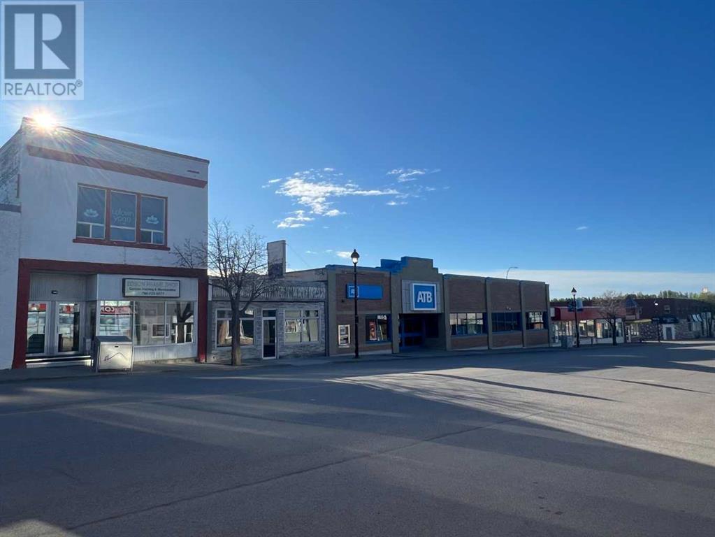 319 50 Street Property Photo 2