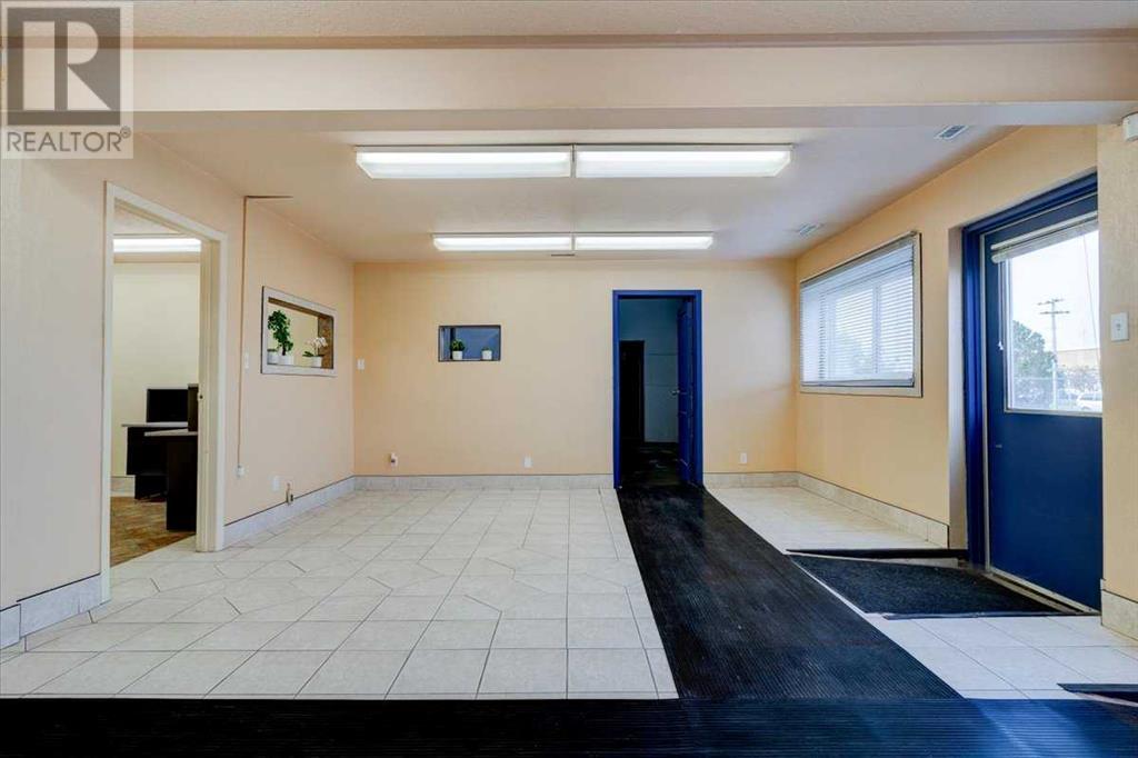 9113 111 Street Property Photo 12